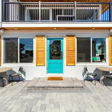 Casa Del Mar Motel